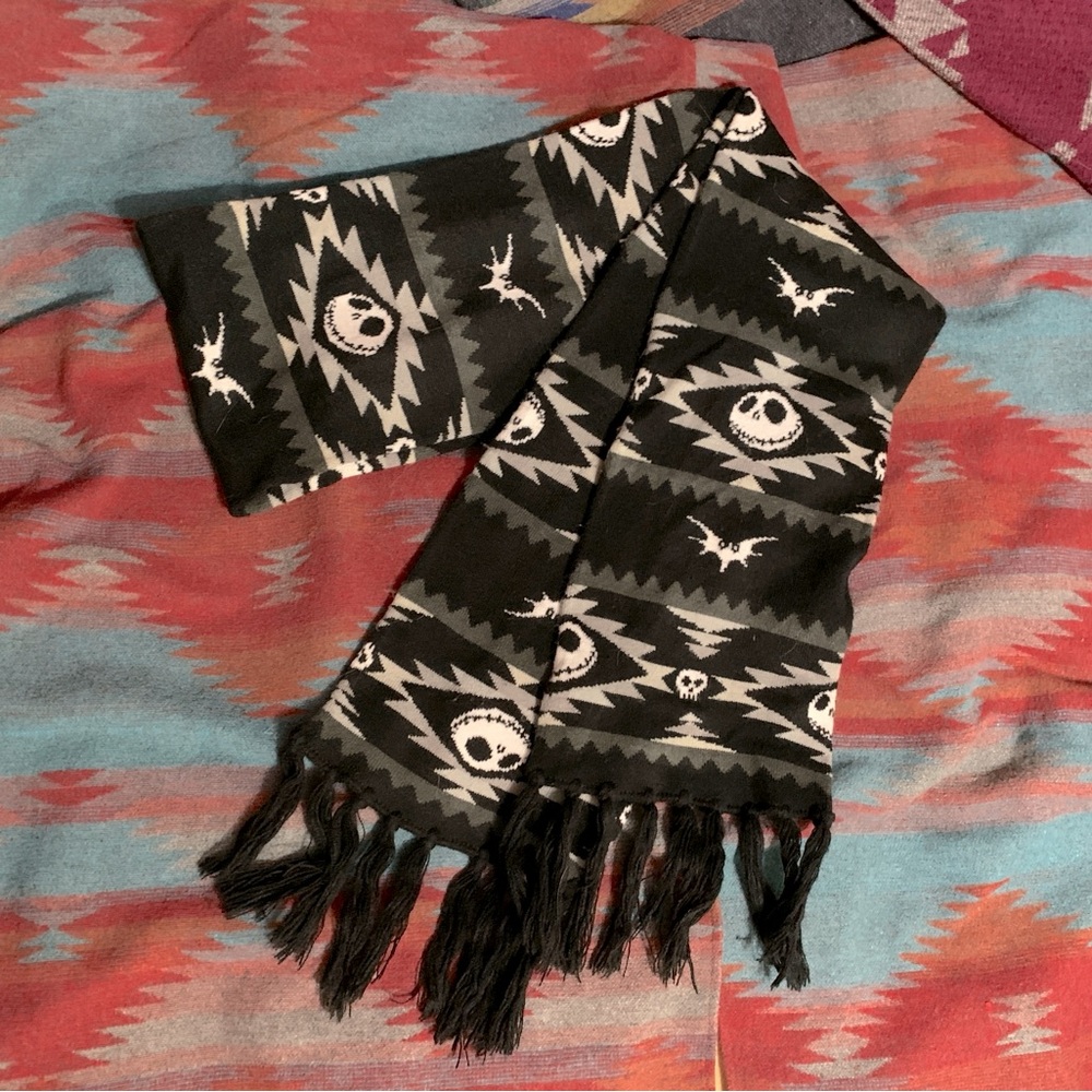 NIGHTMARE BEFORE CHRISTMAS Jack Skellington scarf